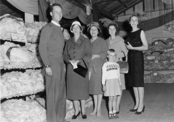 Biddy Brown (second from left) standing next to Lorna Pilcher and a young Jane Pilcher at the Daymar Wool Show